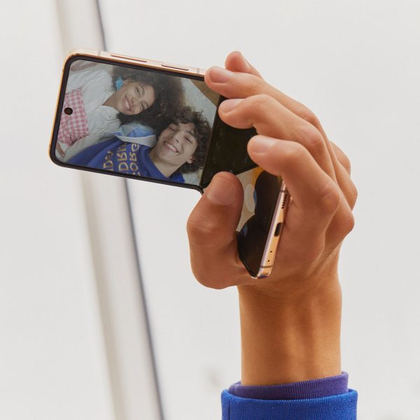 Samsung Galaxy Z Flip4 price in Bangladesh, full specification, review and photos